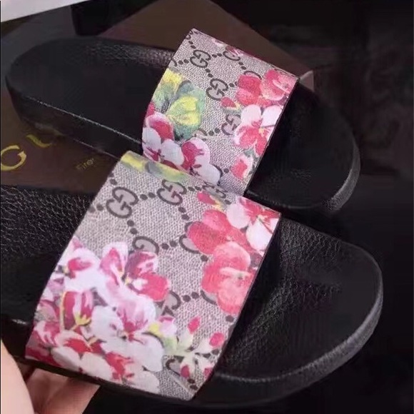Gucci Shoes - GG Blooms Supreme slide sandal
